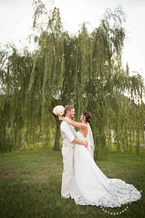 WeddingPhotography-Private-Residence-Lightly-Photography-Mansfield-Texas-Outdoor-Wedding-Amanda-McCollum-Candice-David-0038